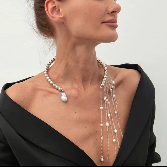 Elegant Silver and White Pearl Necklace